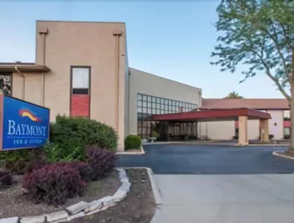 Clarion Pointe Bloomington-Normal Near I-55 And University Exterior photo
