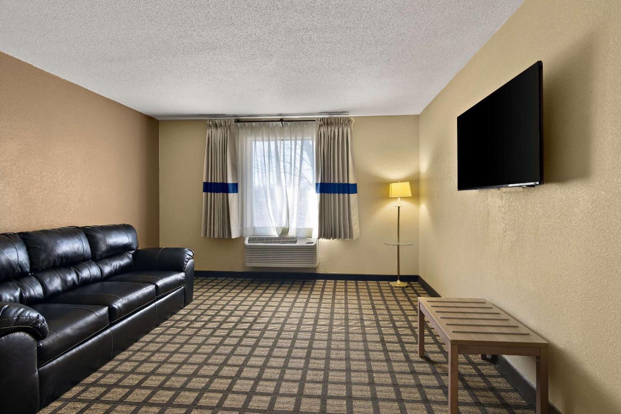 Clarion Pointe Bloomington-Normal Near I-55 And University Exterior photo