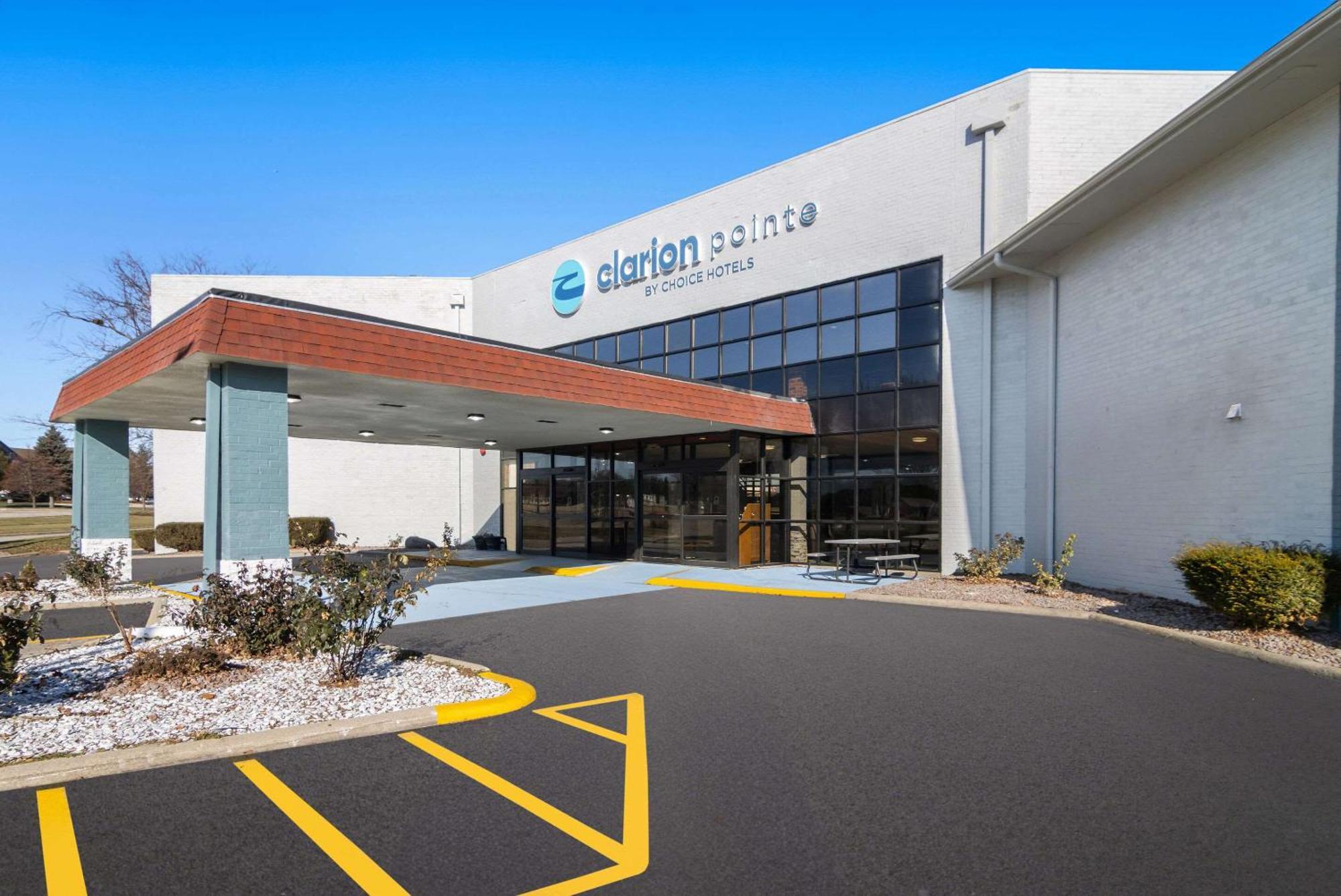 Clarion Pointe Bloomington-Normal Near I-55 And University Exterior photo